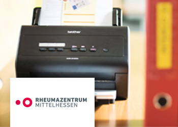 Scanner auf Schreibtisch.