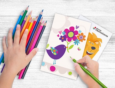 Buntstifte und Papierforlage Creative-Center